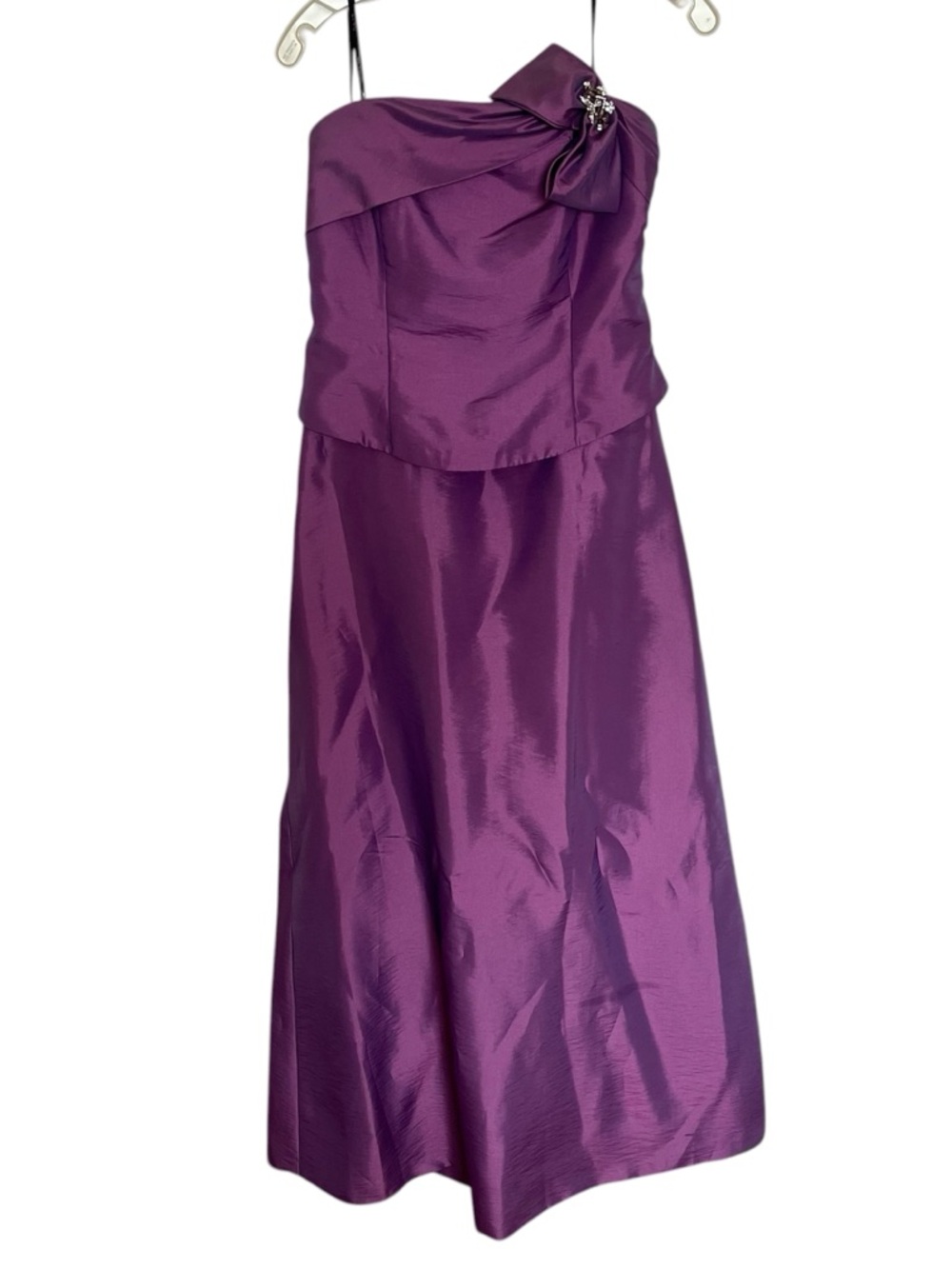 Strapless Purple Evening Dress with Decorative Brooch